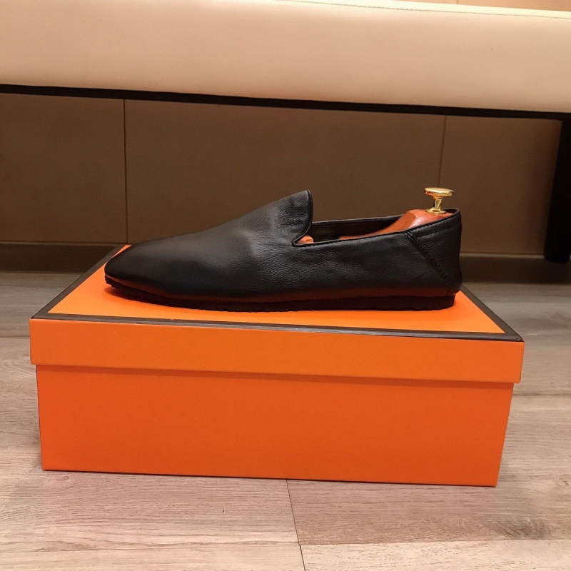 G*u*i leather shoes